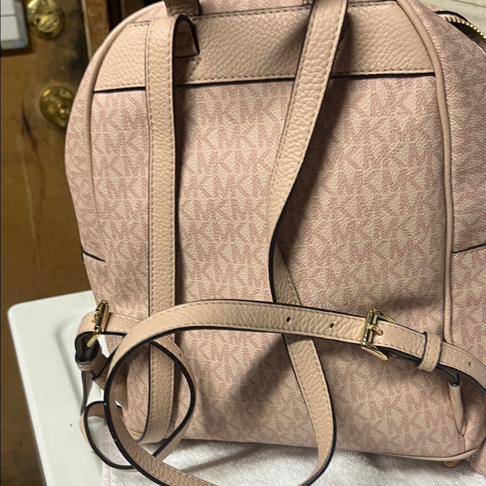Michael Kors Beige Monogram Backpack and Wallet - Picture 4 of 7